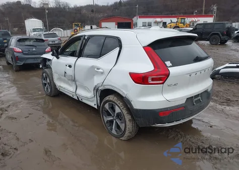 2024 Volvo Xc40 B5 Core Bright Theme z USA, uszkodzony, nr VIN YV4L12UK3R2222855